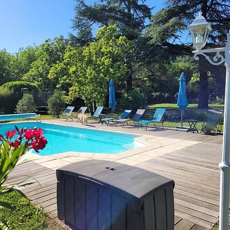 Chambres D'Hotes Le Cedre Bleu Saint-Lattier Екстериор снимка