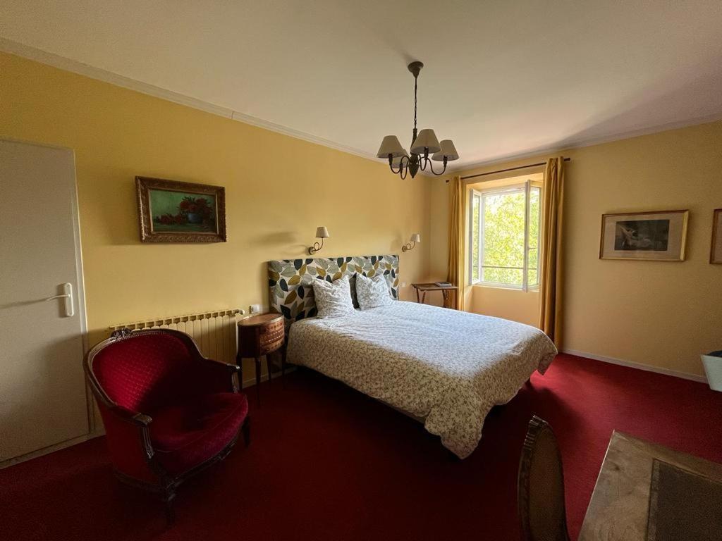 Chambres D'Hotes Le Cedre Bleu Saint-Lattier Екстериор снимка