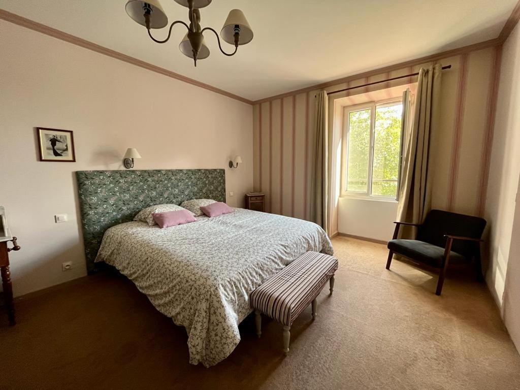 Chambres D'Hotes Le Cedre Bleu Saint-Lattier Екстериор снимка