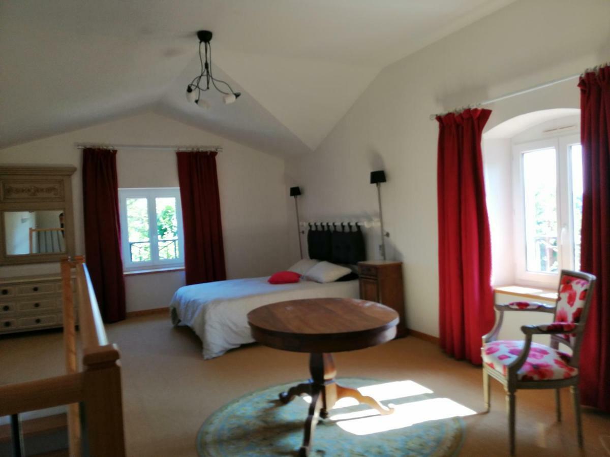Chambres D'Hotes Le Cedre Bleu Saint-Lattier Екстериор снимка