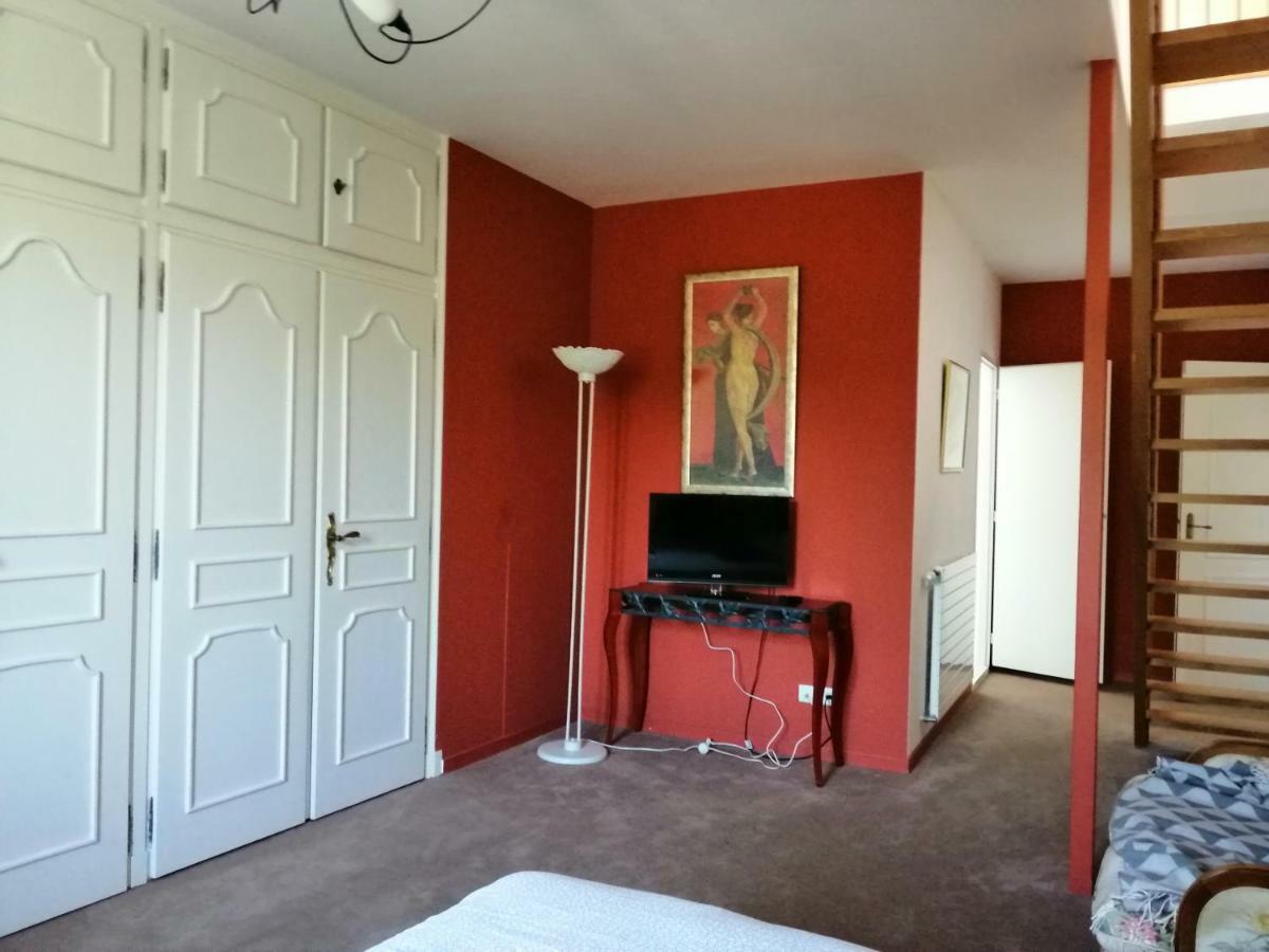 Chambres D'Hotes Le Cedre Bleu Saint-Lattier Екстериор снимка