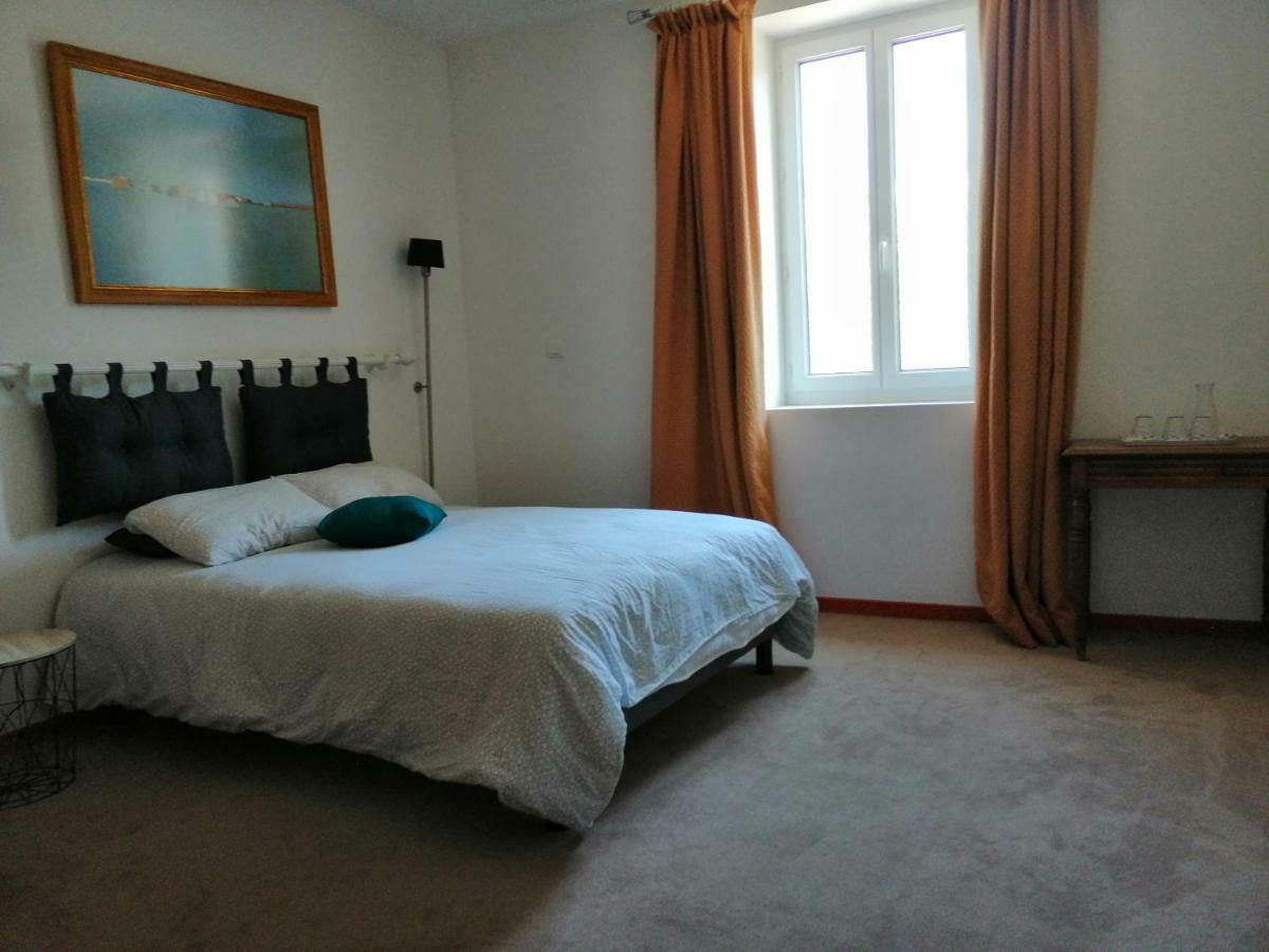 Chambres D'Hotes Le Cedre Bleu Saint-Lattier Екстериор снимка