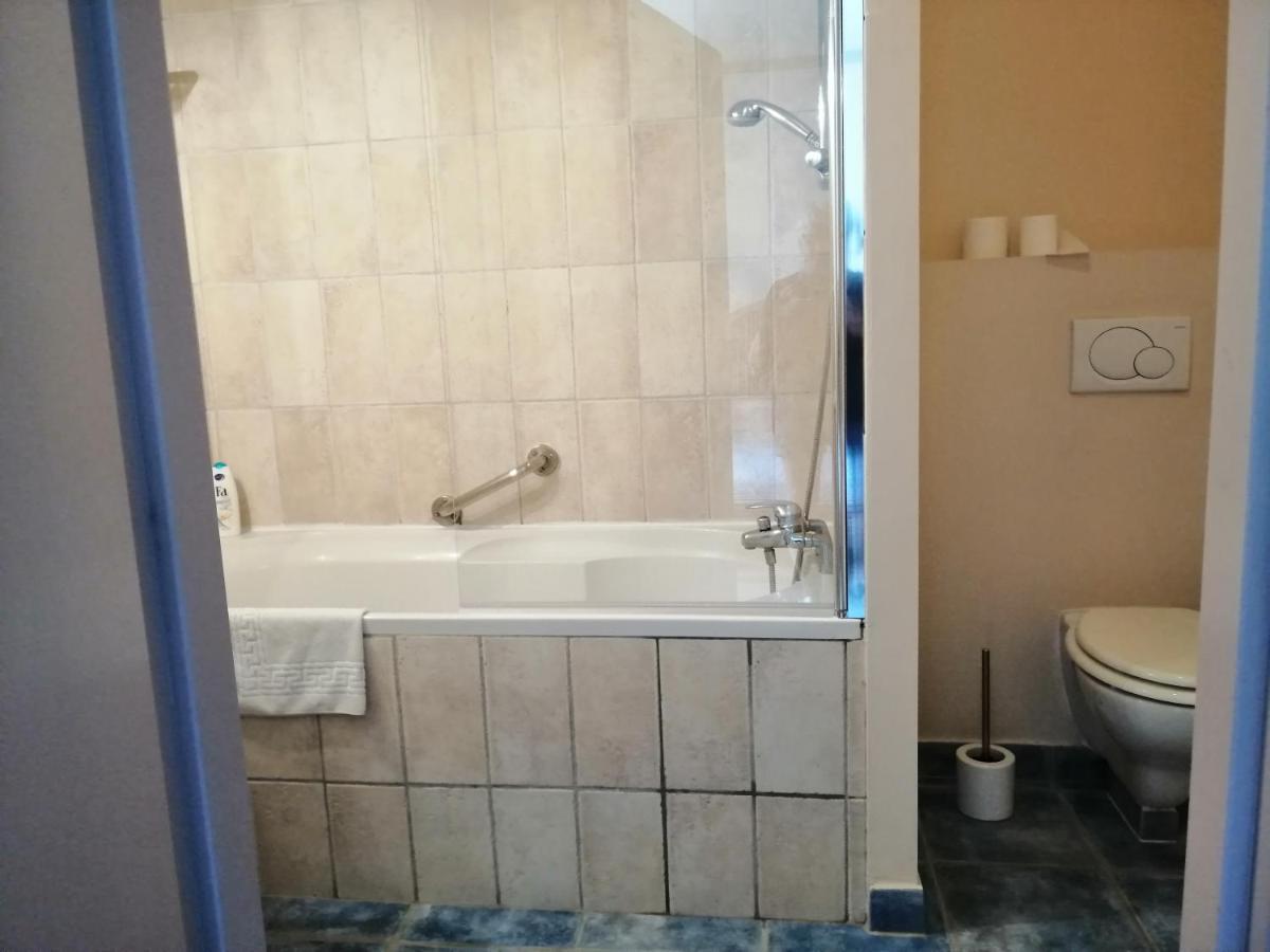 Chambres D'Hotes Le Cedre Bleu Saint-Lattier Екстериор снимка